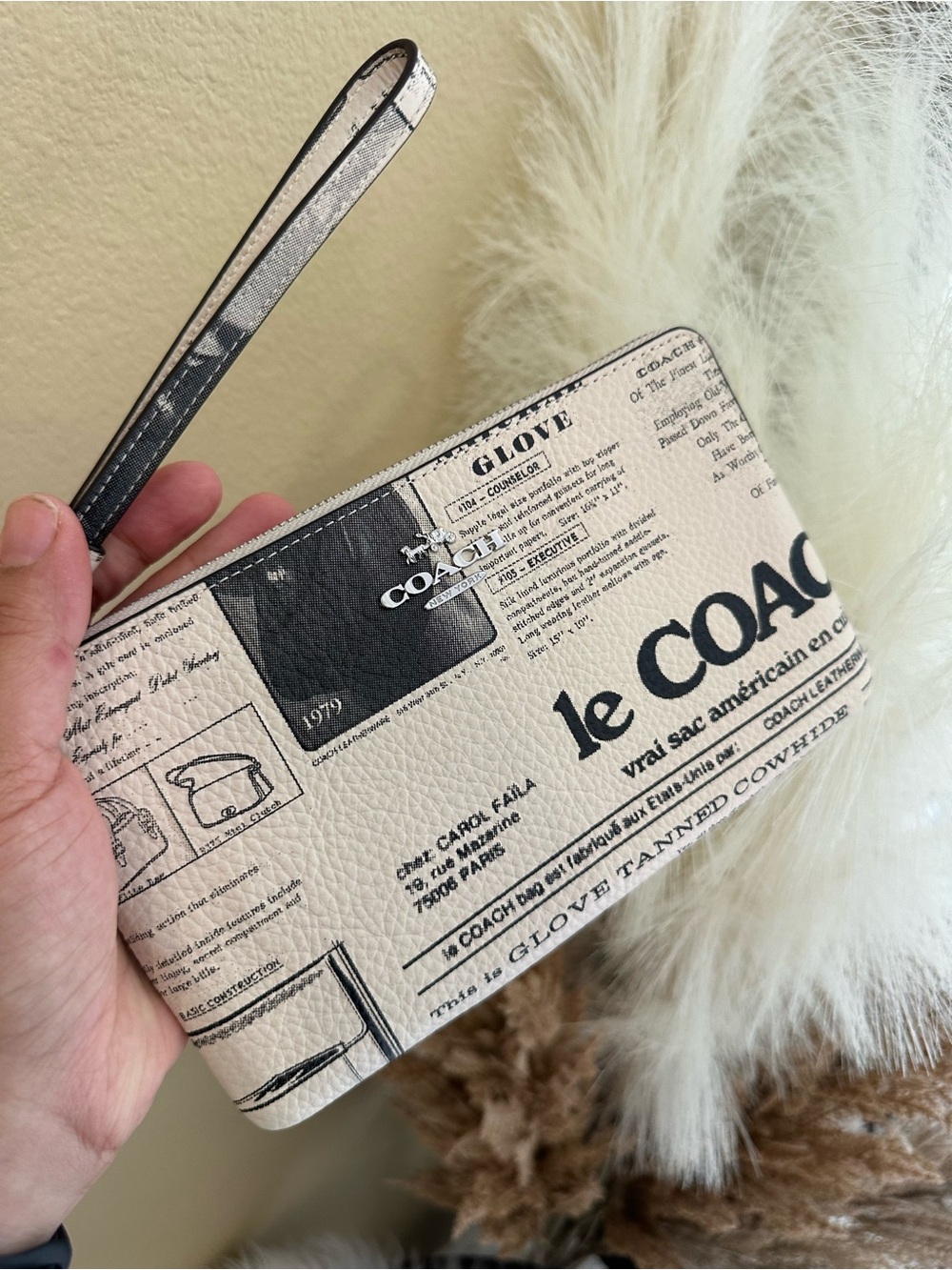 Coach Large Corner Zip Wristlet With Newspaper Print - Picture 3 of 9